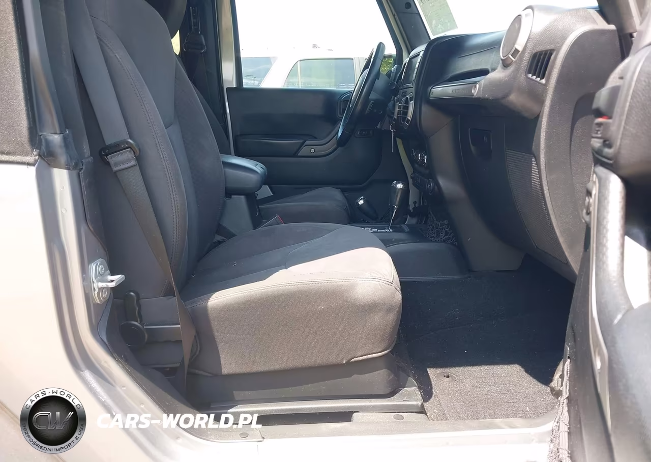2017 Jeep Wrangler Sport VIN:1C4AJWAG7HL535921 - 5