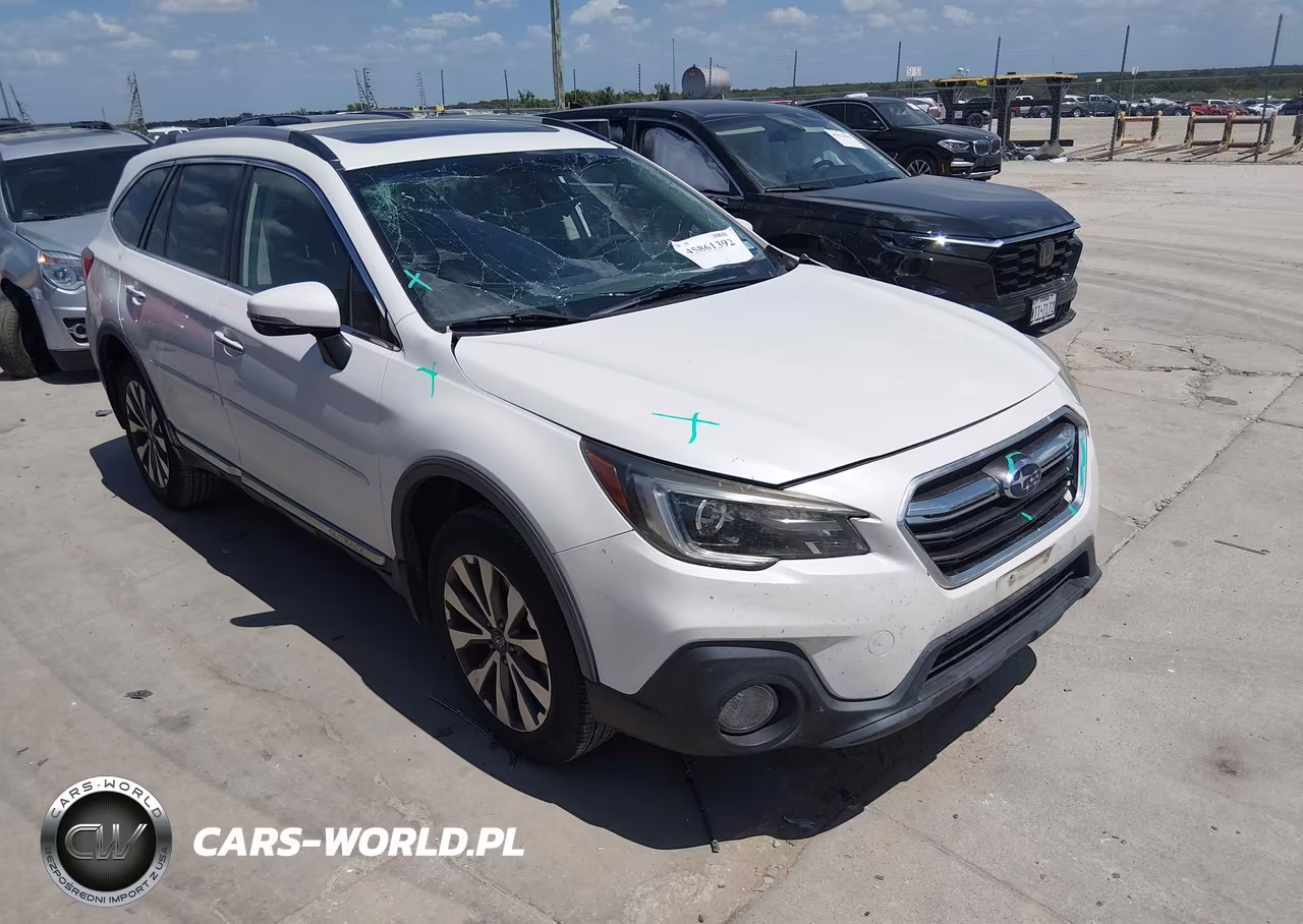 2018 Subaru Outback 3.6R Touring VIN:4S4BSETC4J3308807 - 1