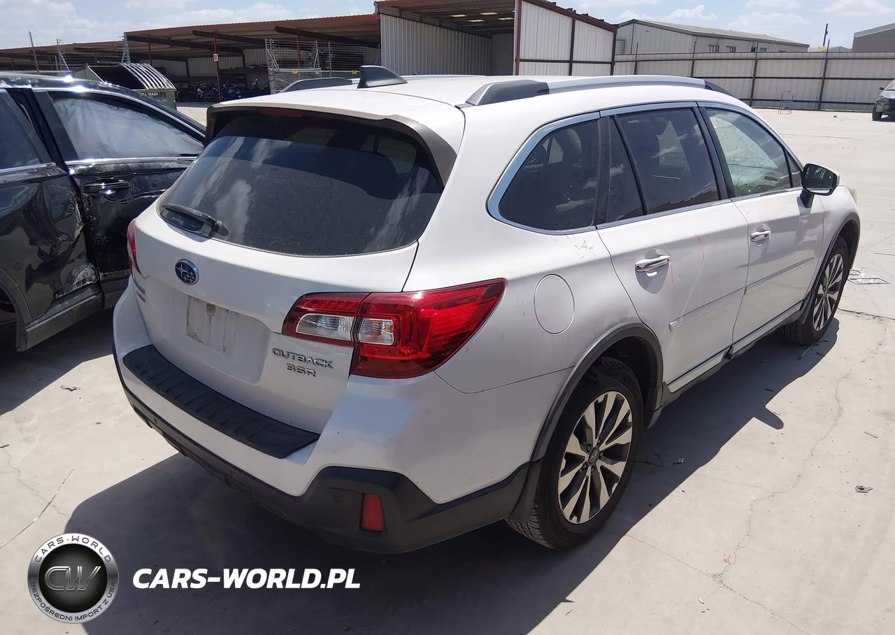 2018 Subaru Outback 3.6R Touring VIN:4S4BSETC4J3308807 - 4