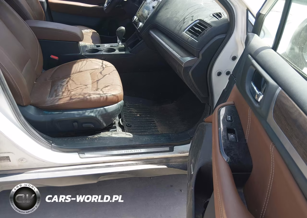 2018 Subaru Outback 3.6R Touring VIN:4S4BSETC4J3308807 - 5