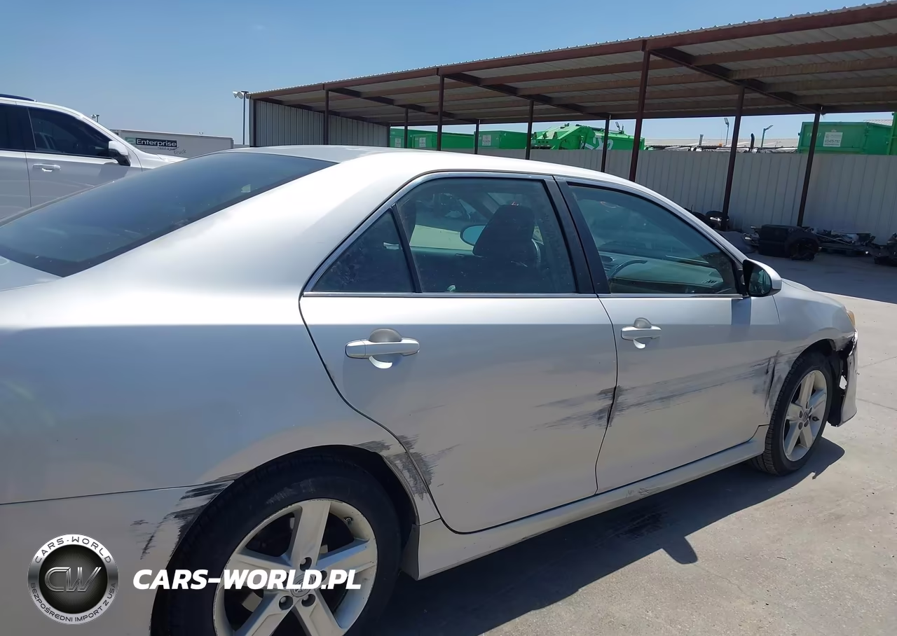 2013 Toyota Camry Se VIN:4T1BF1FK2DU660833 - 18