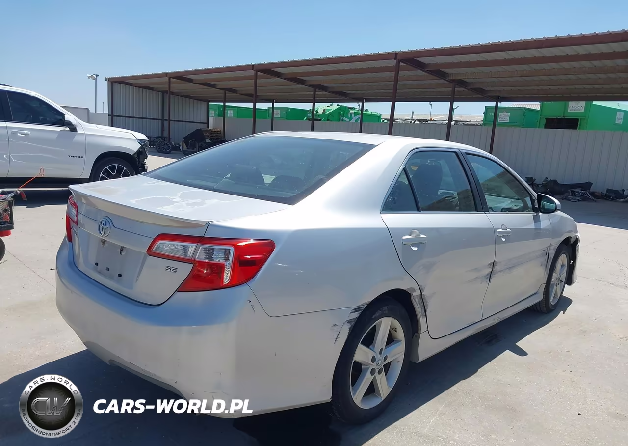 2013 Toyota Camry Se VIN:4T1BF1FK2DU660833 - 4