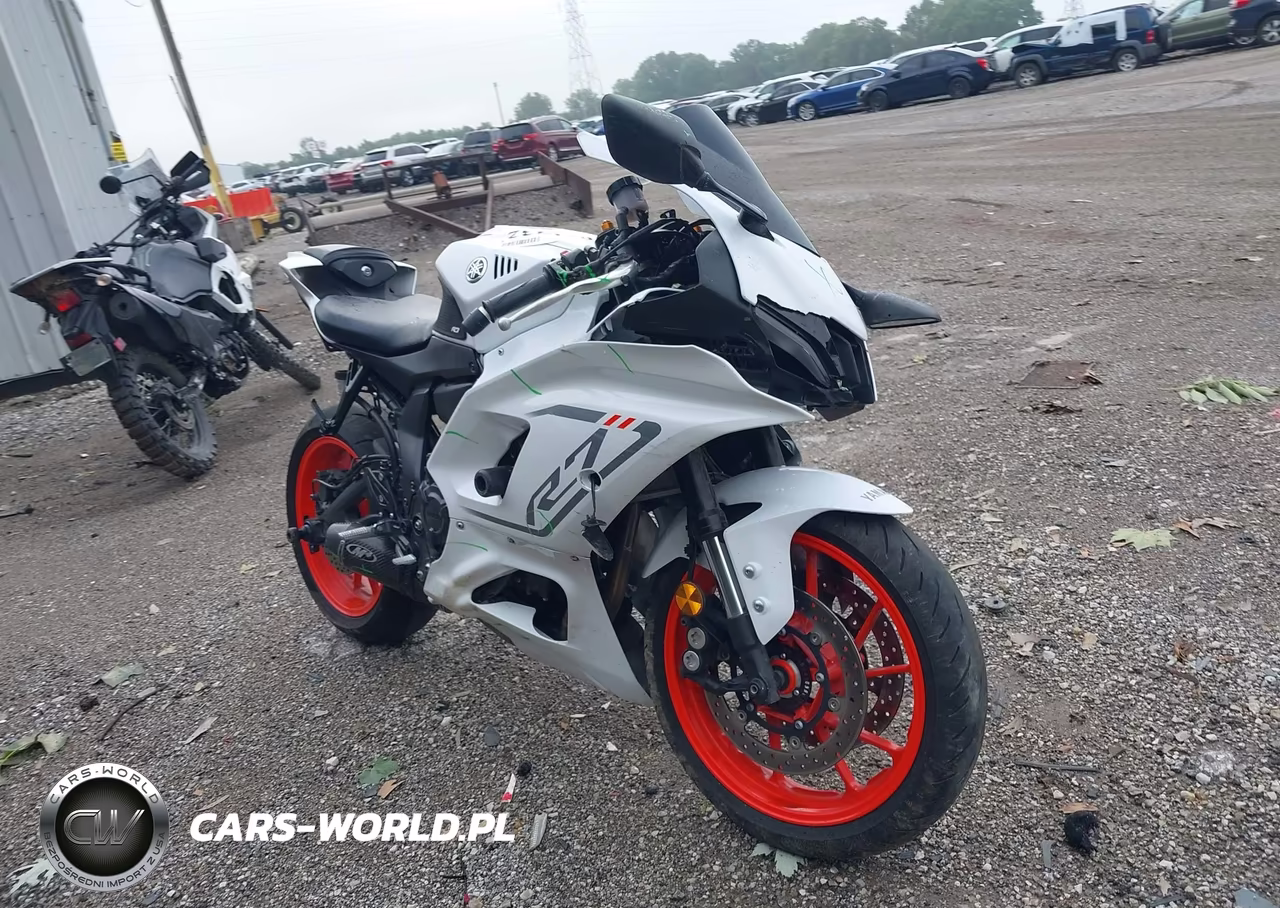 2023 Yamaha Yzfr7