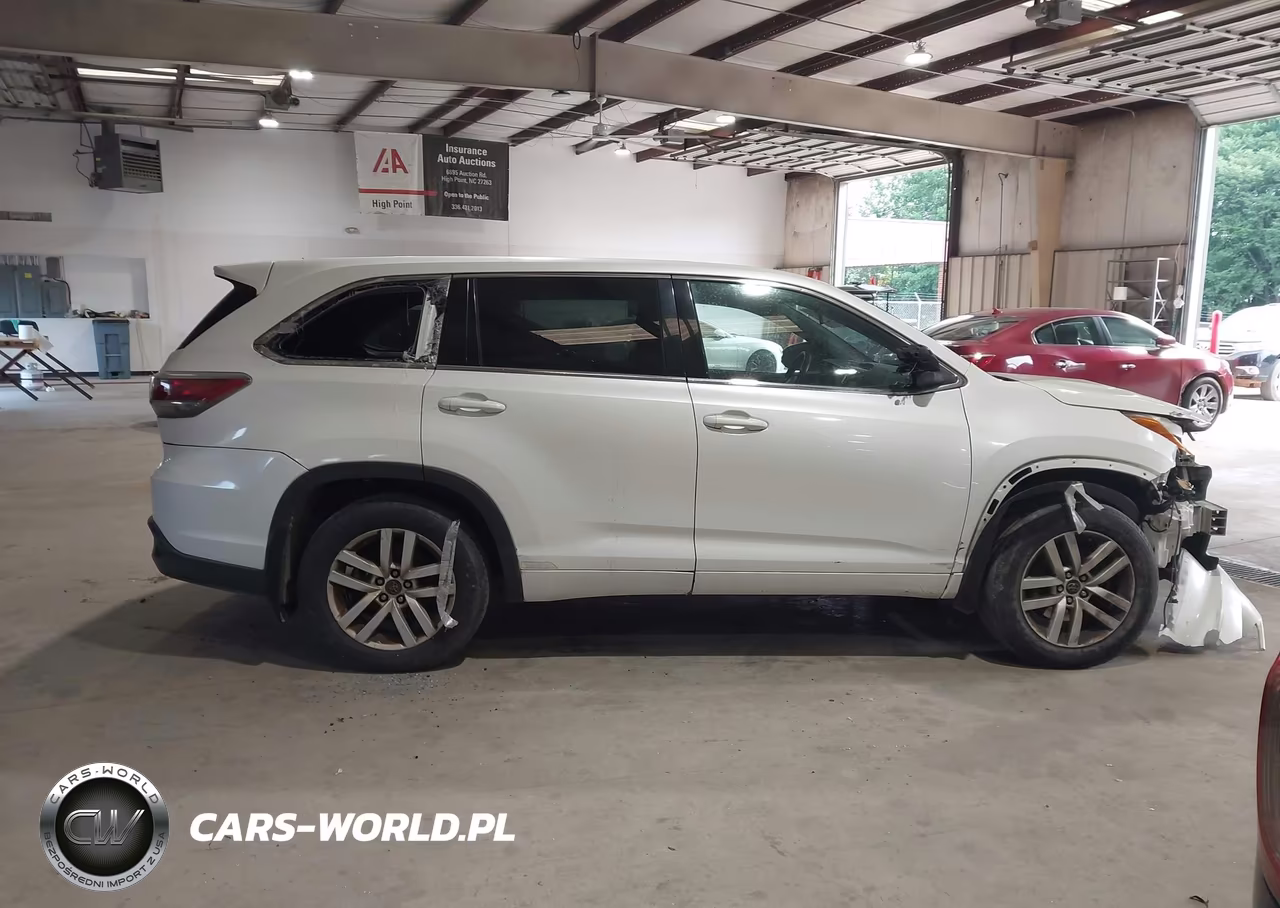 2016 Toyota Highlander Le V6 VIN:5TDBKRFH5GS326338 - 18