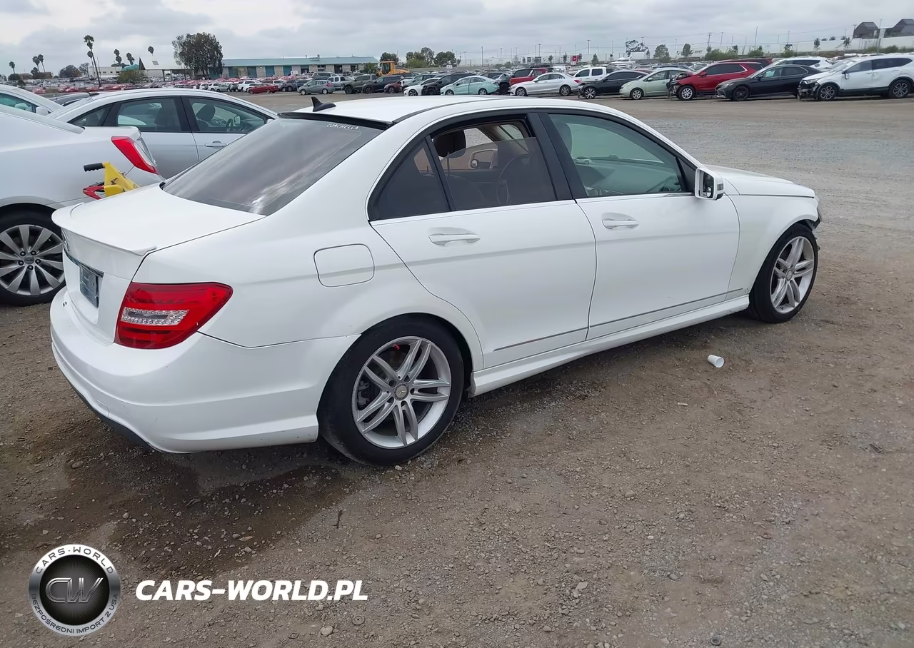 2014 Mercedes-Benz C 250 Sport VIN:WDDGF4HB7EA914229 - 4