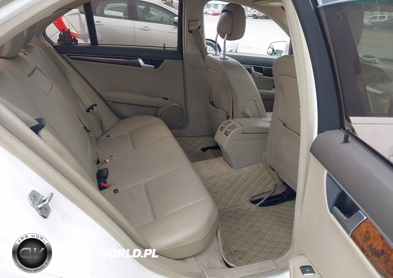 2014 Mercedes-Benz C 250 Sport VIN:WDDGF4HB7EA914229 - 8