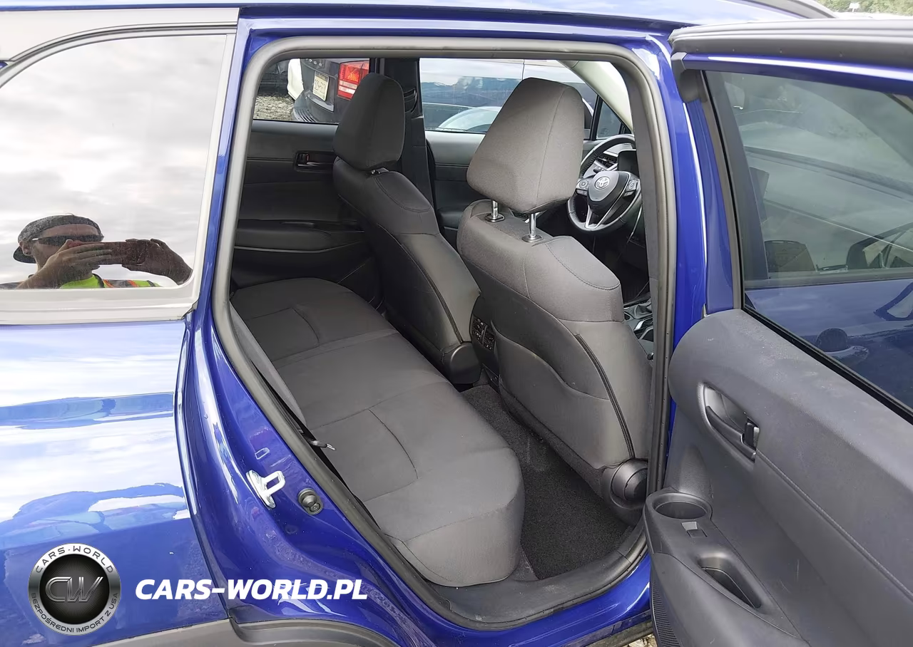2024 Toyota Corolla Cross Le VIN:7MUBAABG5RV107776 - 8