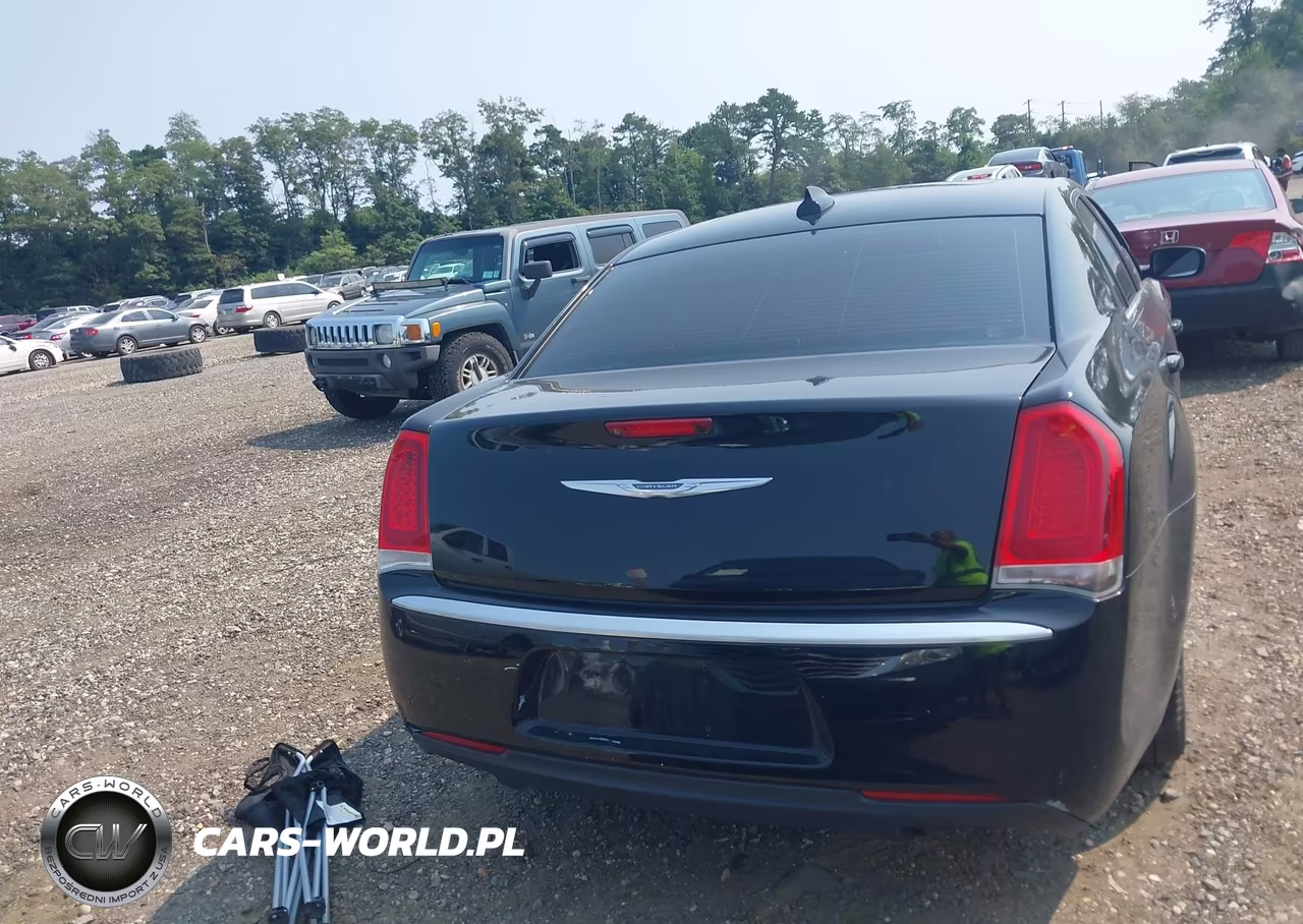 2017 Chrysler 300 Limited VIN:2C3CCAAG6HH593736 - 16
