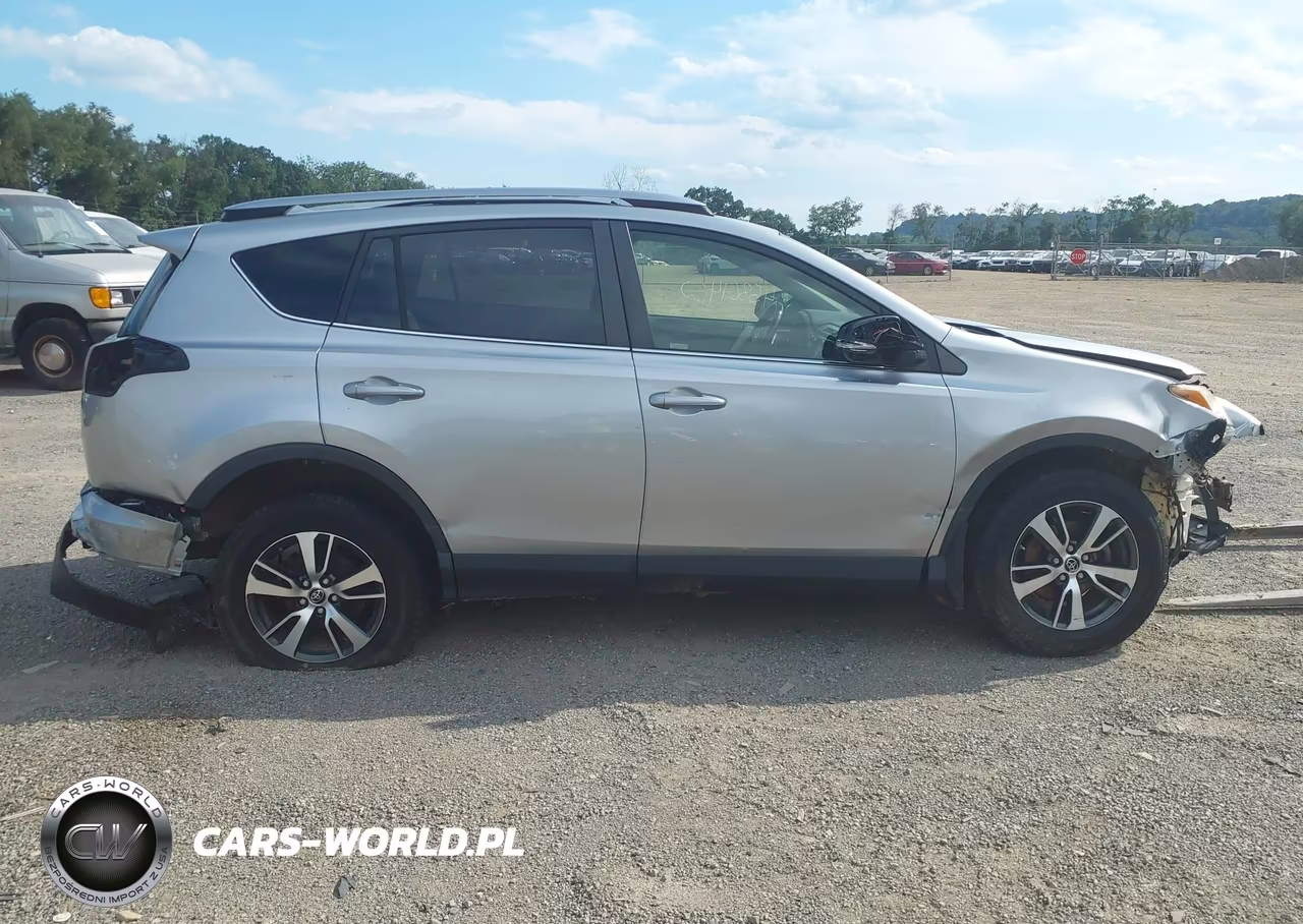 2018 Toyota Rav4 Xle VIN:JTMRFREV0JJ242863 - 14