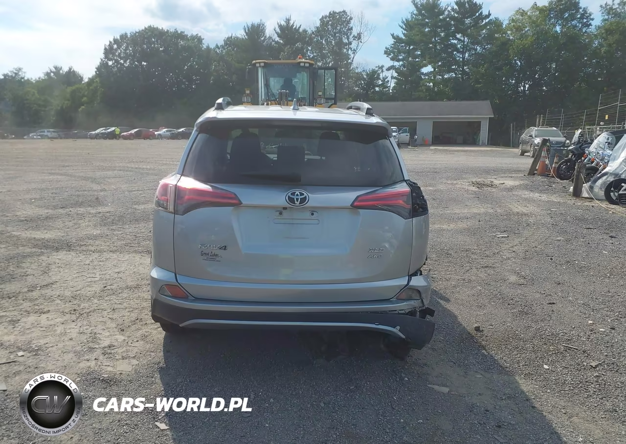 2018 Toyota Rav4 Xle VIN:JTMRFREV0JJ242863 - 17