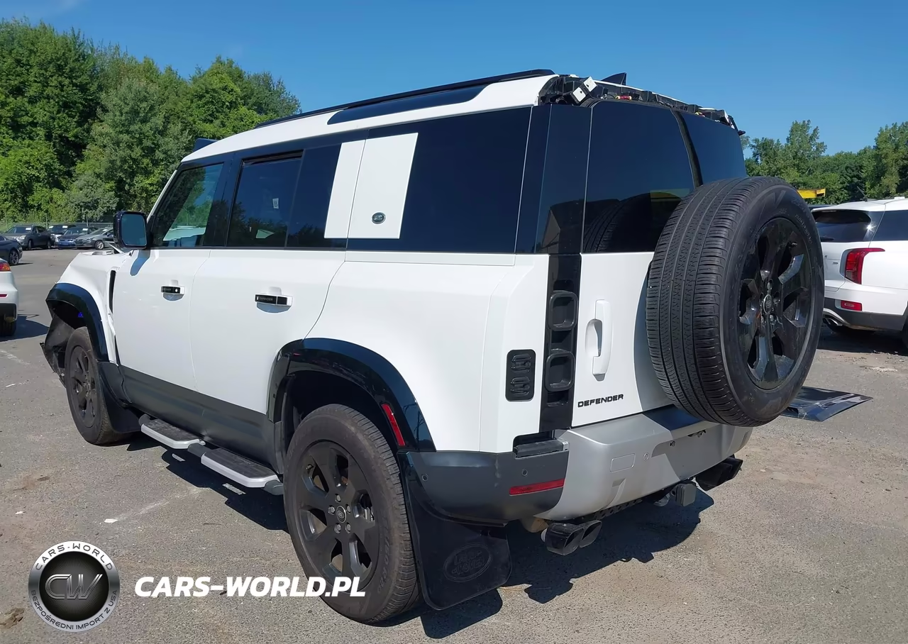 2023 Land Rover Defender 110 S VIN:SALEJ7EX4P2233730 - 3