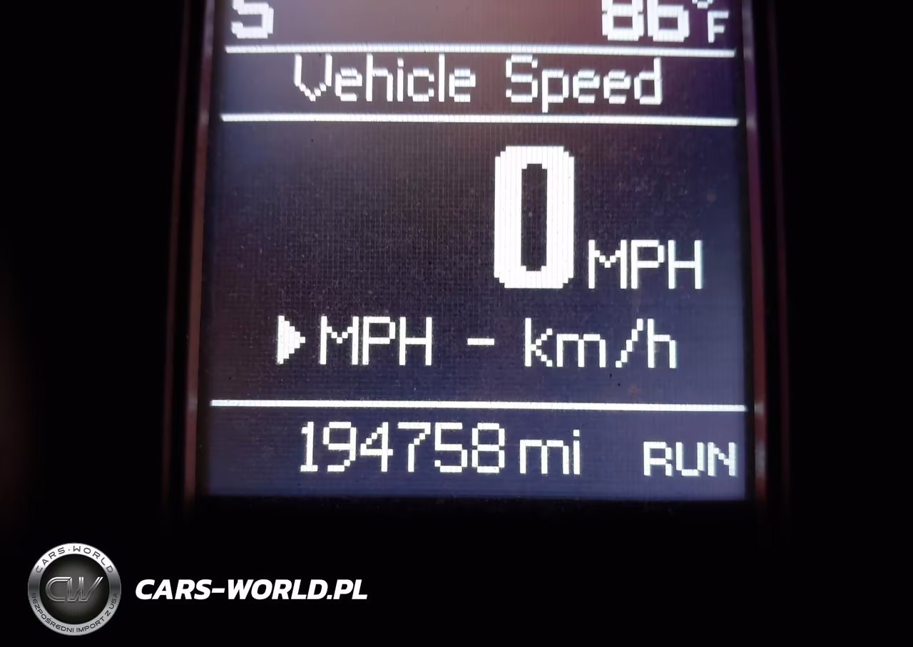 2015 Chrysler Town & Country Touring VIN:2C4RC1BG8FR619748 - 16