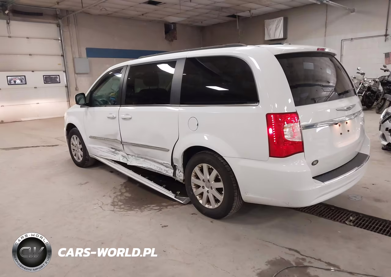 2015 Chrysler Town & Country Touring VIN:2C4RC1BG8FR619748 - 3