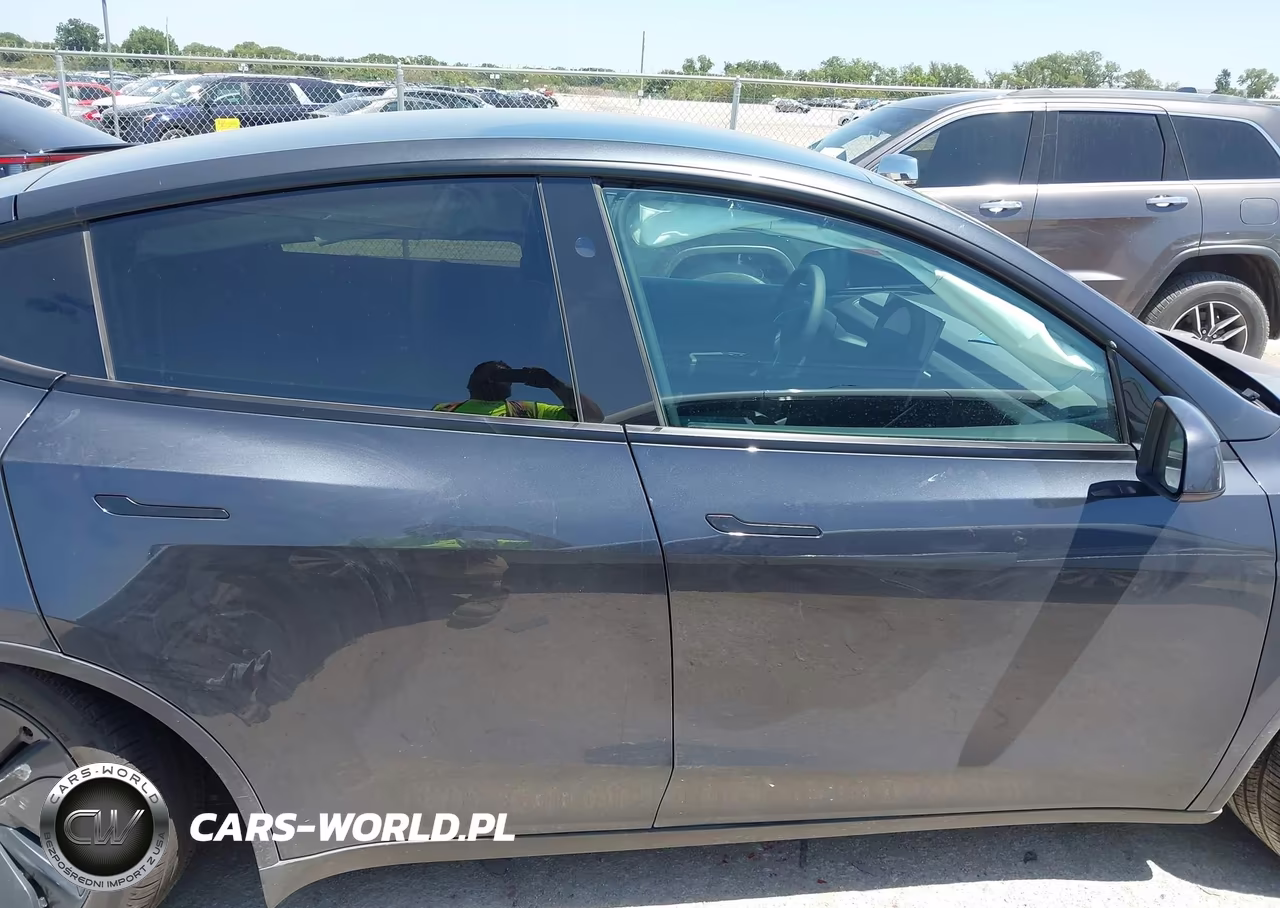 2026 Tesla Model Y Premium-Rear-Wheel Drive VIN:7SAYGDED1TA684628 - 13