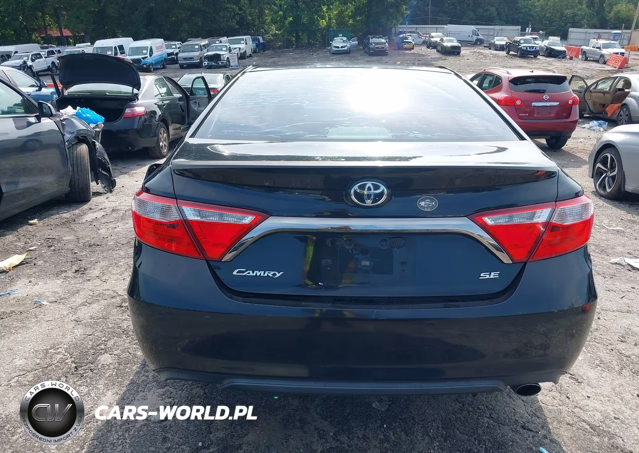 2015 Toyota Camry Se VIN:4T1BF1FK4FU483415 - 17