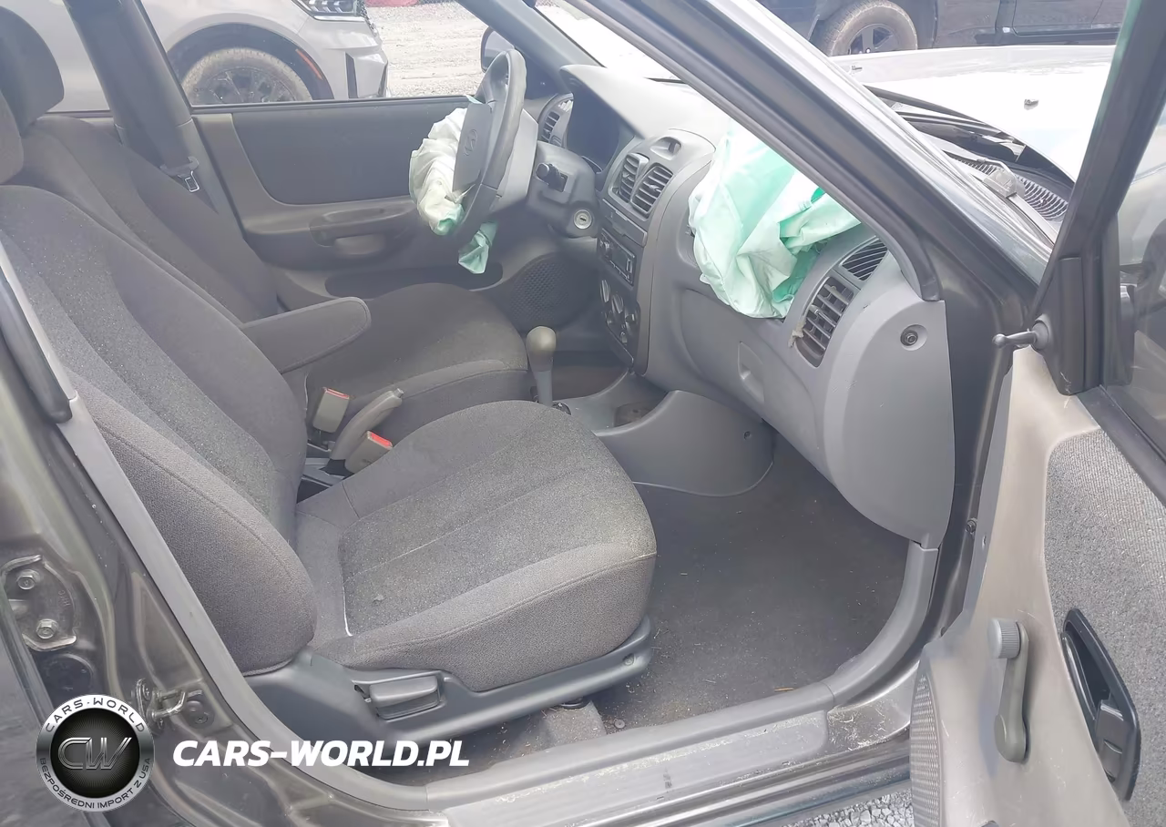 2002 Hyundai Accent Gl VIN:KMHCG45C42U398890 - 5