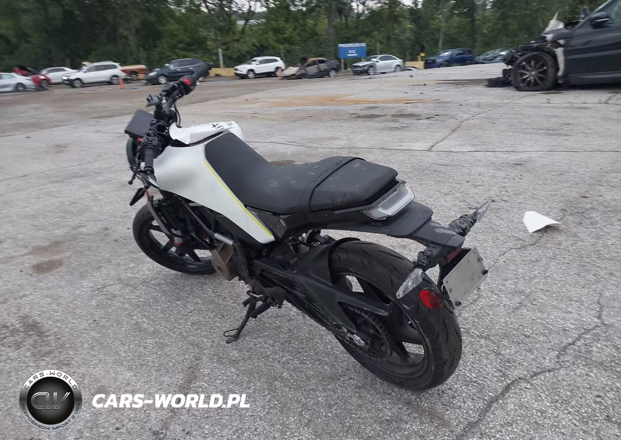 2024 Husqvarna Vitpilen 401-Svartpilen 401 VIN:MD2JUJ400RN207006 - 3
