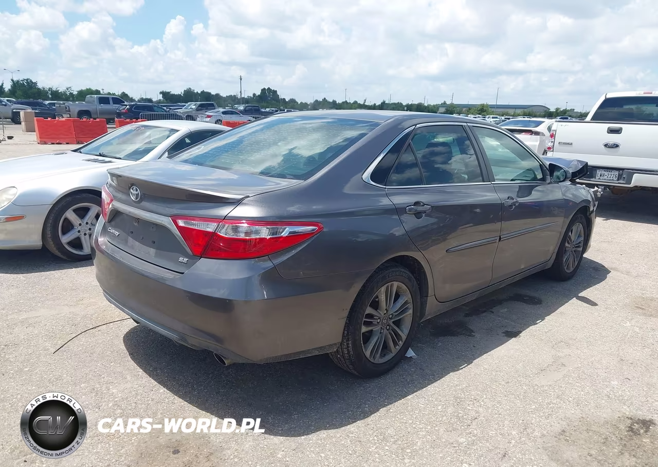 2017 Toyota Camry Se VIN:4T1BF1FKXHU368501 - 4