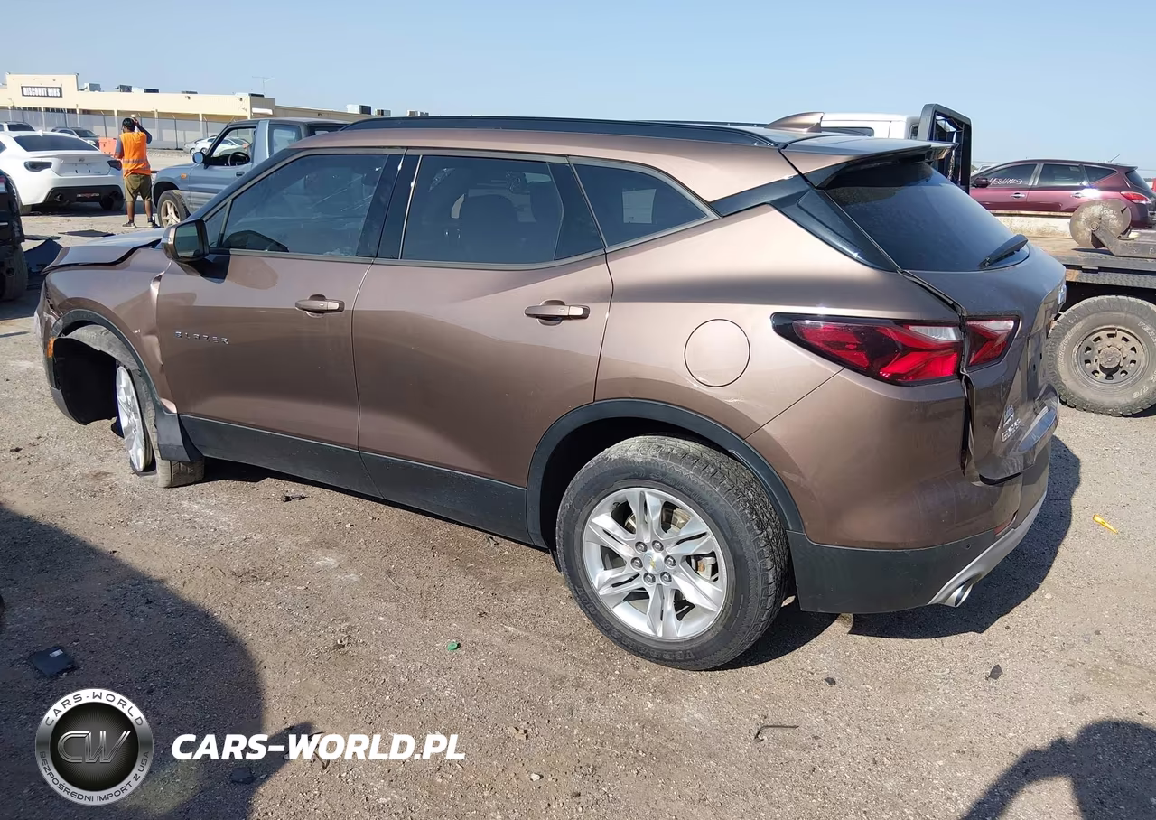 2019 Chevrolet Blazer VIN:3GNKBBRA2KS700745 - 3