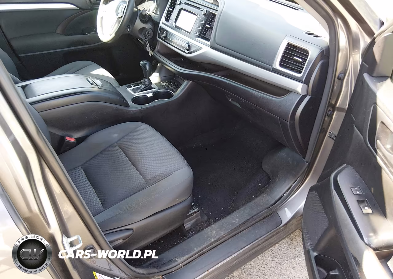 2018 Toyota Highlander Le VIN:5TDBZRFH3JS892811 - 5