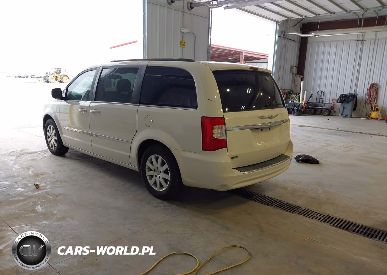2013 Chrysler Town & Country Touring VIN:2C4RC1BG4DR684139 - 3