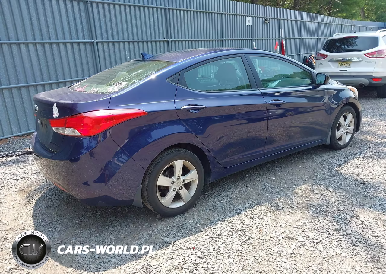 2013 Hyundai Elantra Gls VIN:5NPDH4AE1DH413985 - 4