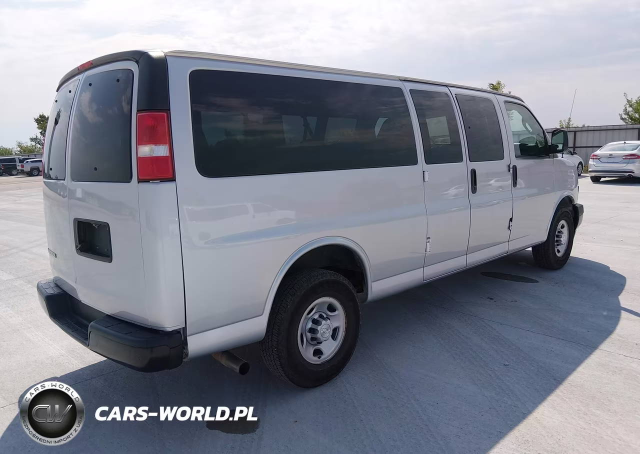 2019 Chevrolet Express 3500 Ls VIN:1GAZGNFG7K1353460 - 4
