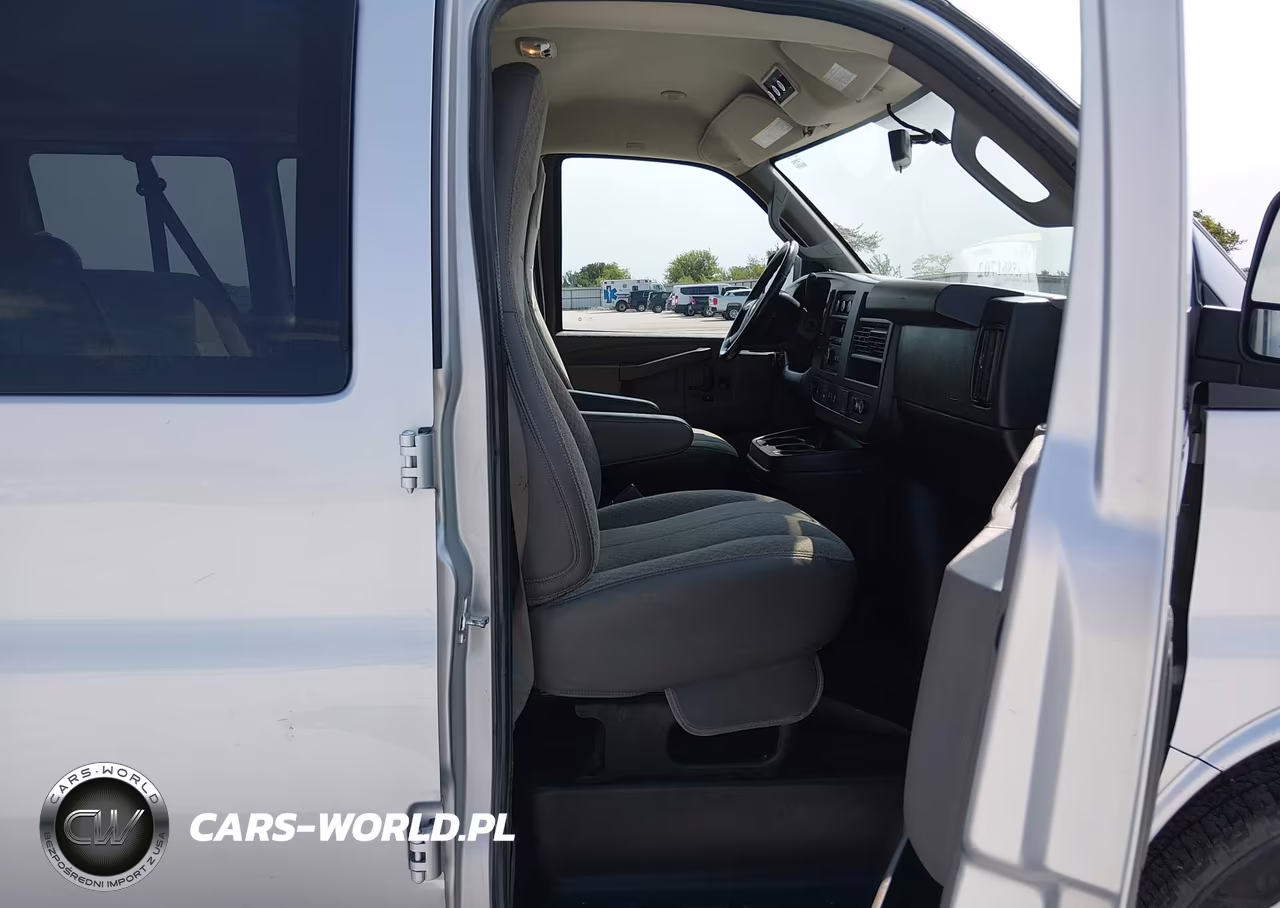 2019 Chevrolet Express 3500 Ls VIN:1GAZGNFG7K1353460 - 5