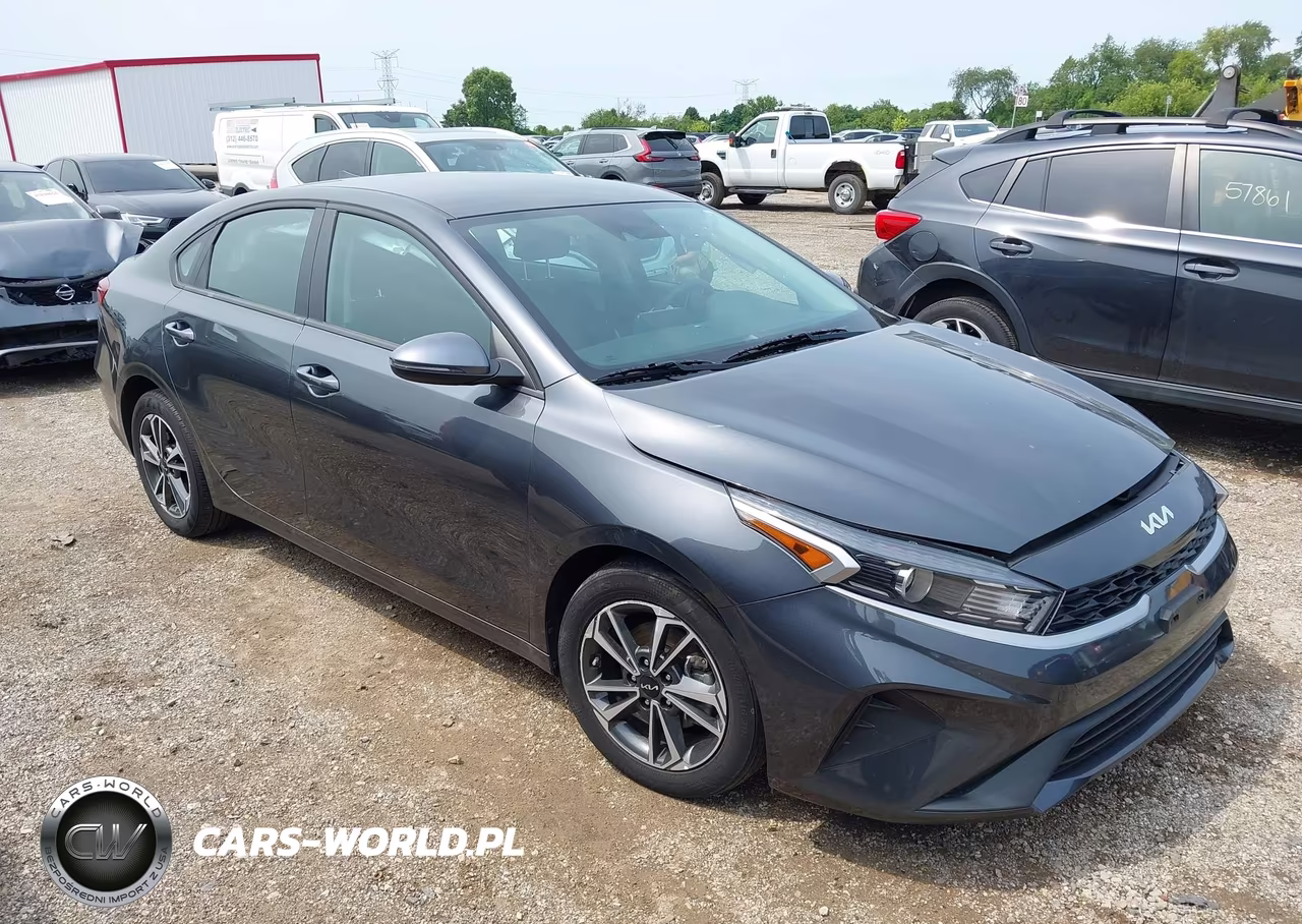 2024 Kia Forte Lxs