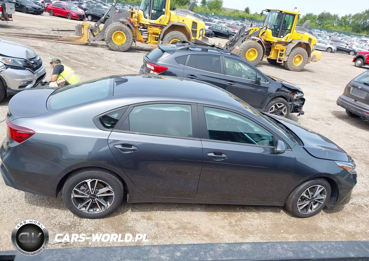 2024 Kia Forte Lxs VIN:3KPF24AD4RE812094 - 13
