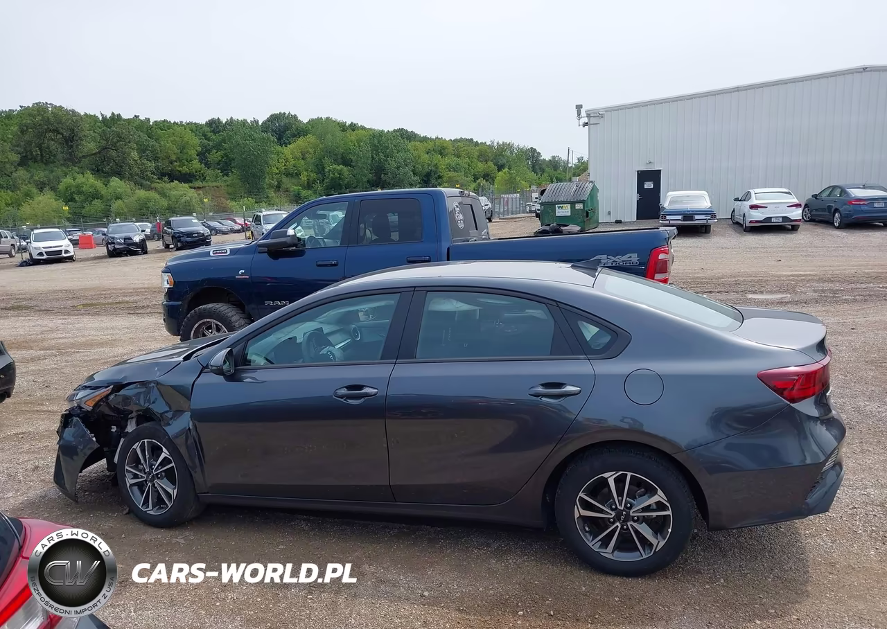 2024 Kia Forte Lxs VIN:3KPF24AD4RE812094 - 14