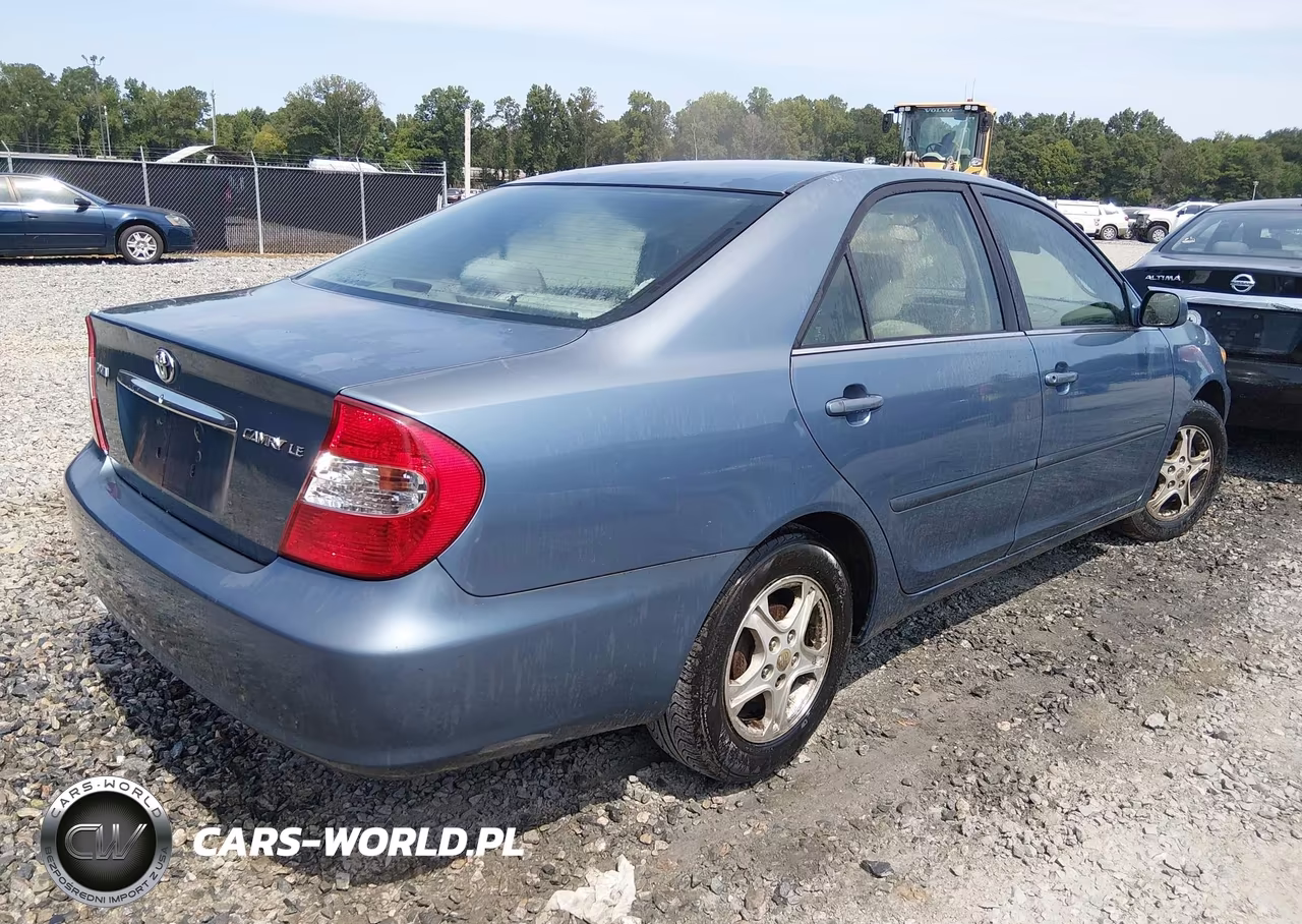 2002 Toyota Camry Le VIN:4T1BE32K52U616181 - 4