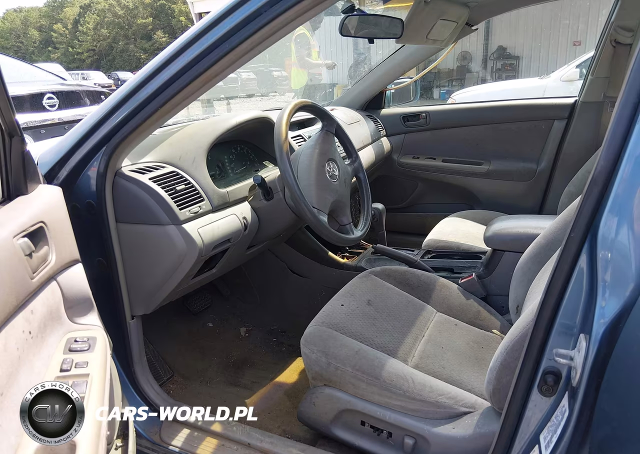 2002 Toyota Camry Le VIN:4T1BE32K52U616181 - 5