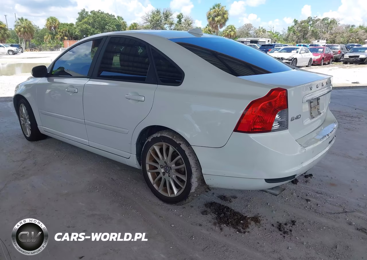 2011 Volvo S40 T5 (Retail Only) VIN:YV1672MS4B2550669 - 3