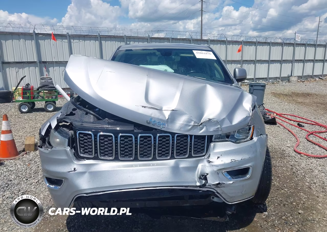 2018 Jeep Grand Cherokee Laredo 4X2 VIN:1C4RJEAG3JC399824 - 12