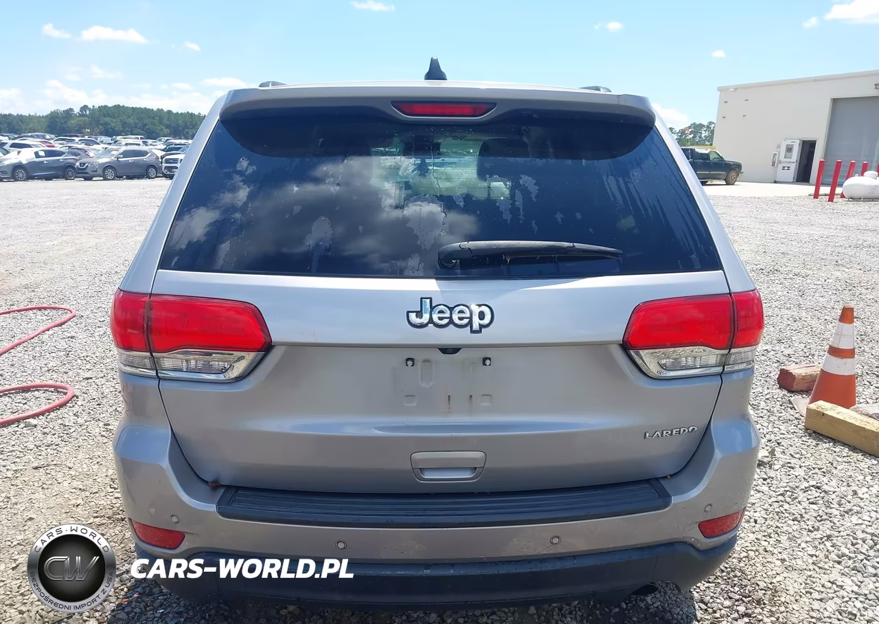 2018 Jeep Grand Cherokee Laredo 4X2 VIN:1C4RJEAG3JC399824 - 16