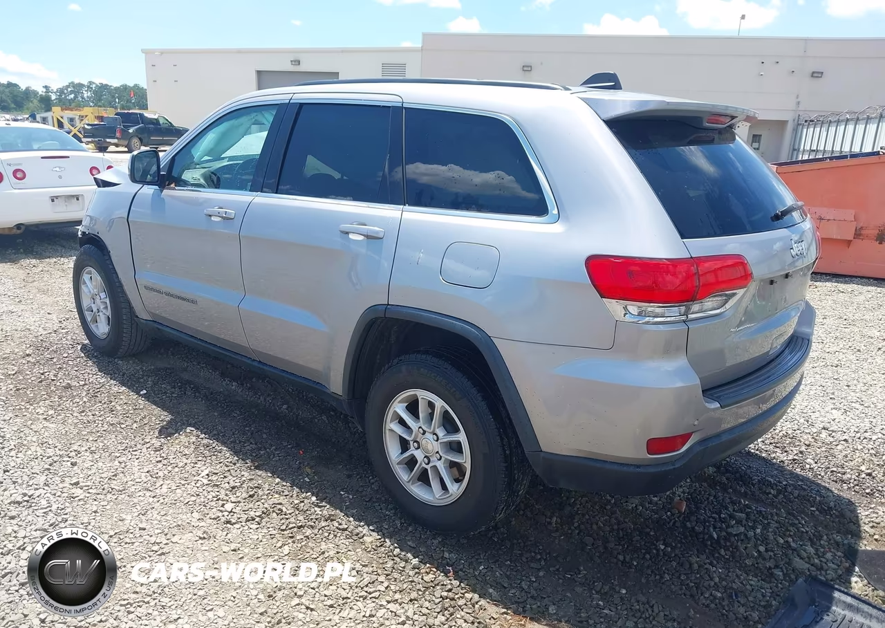 2018 Jeep Grand Cherokee Laredo 4X2 VIN:1C4RJEAG3JC399824 - 3