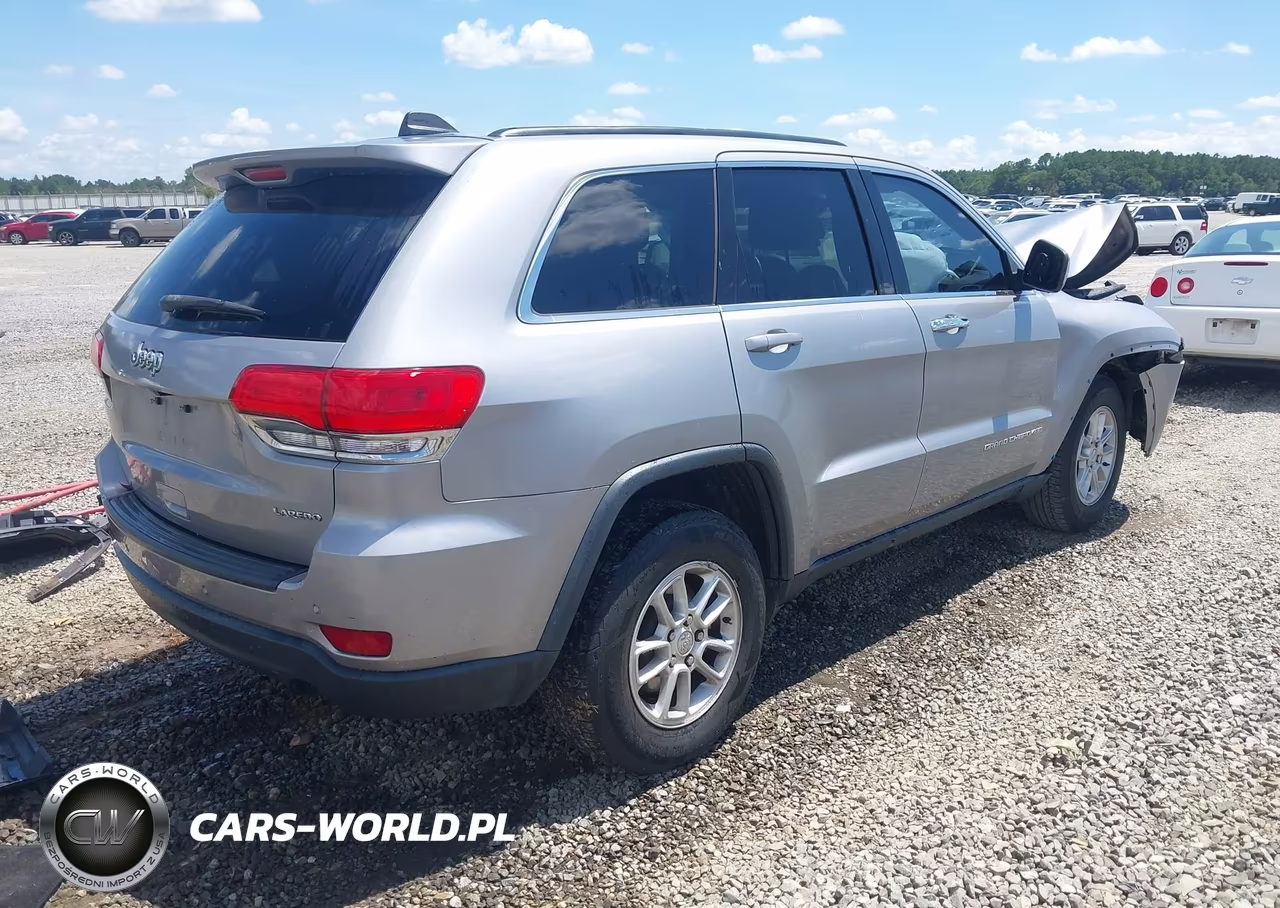 2018 Jeep Grand Cherokee Laredo 4X2 VIN:1C4RJEAG3JC399824 - 4