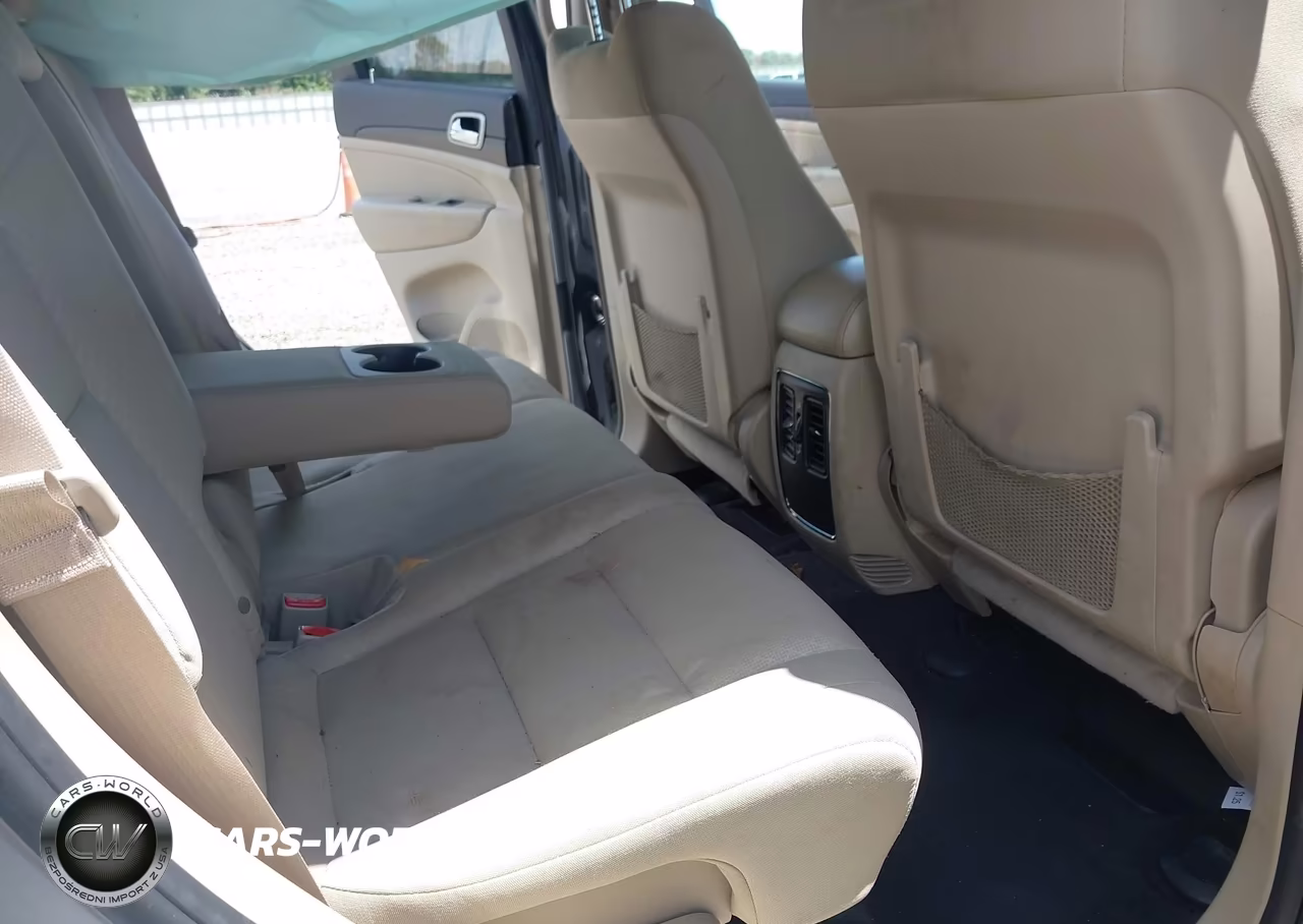 2018 Jeep Grand Cherokee Laredo 4X2 VIN:1C4RJEAG3JC399824 - 8