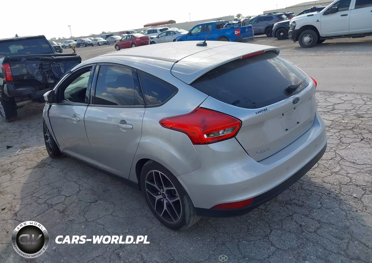 2017 Ford Focus Sel VIN:1FADP3M29HL293942 - 3