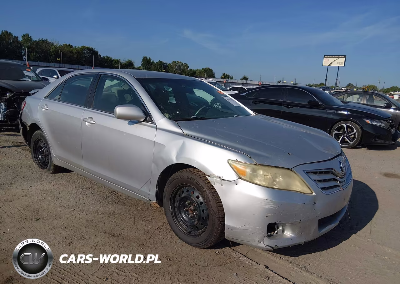 2011 Toyota Camry Le – zdjęcie 1 z 11
