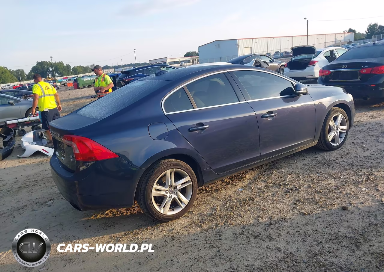 2015 Volvo S60 T5 Premier VIN:YV1612TK9F2355918 - 4