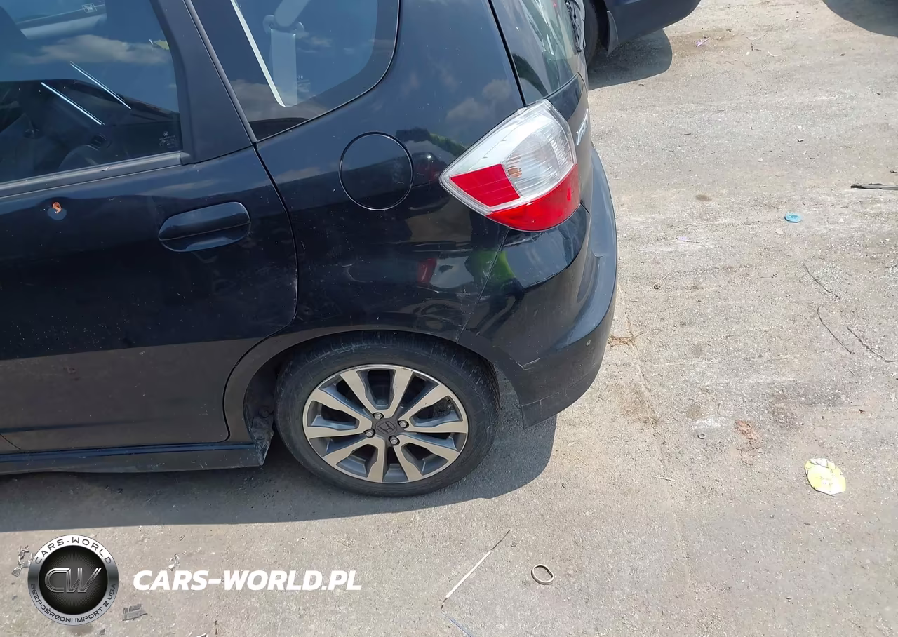 2013 Honda Fit Sport VIN:JHMGE8H54DC060591 - 14