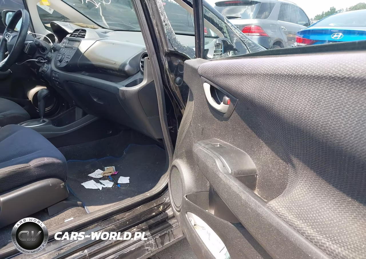 2013 Honda Fit Sport VIN:JHMGE8H54DC060591 - 5