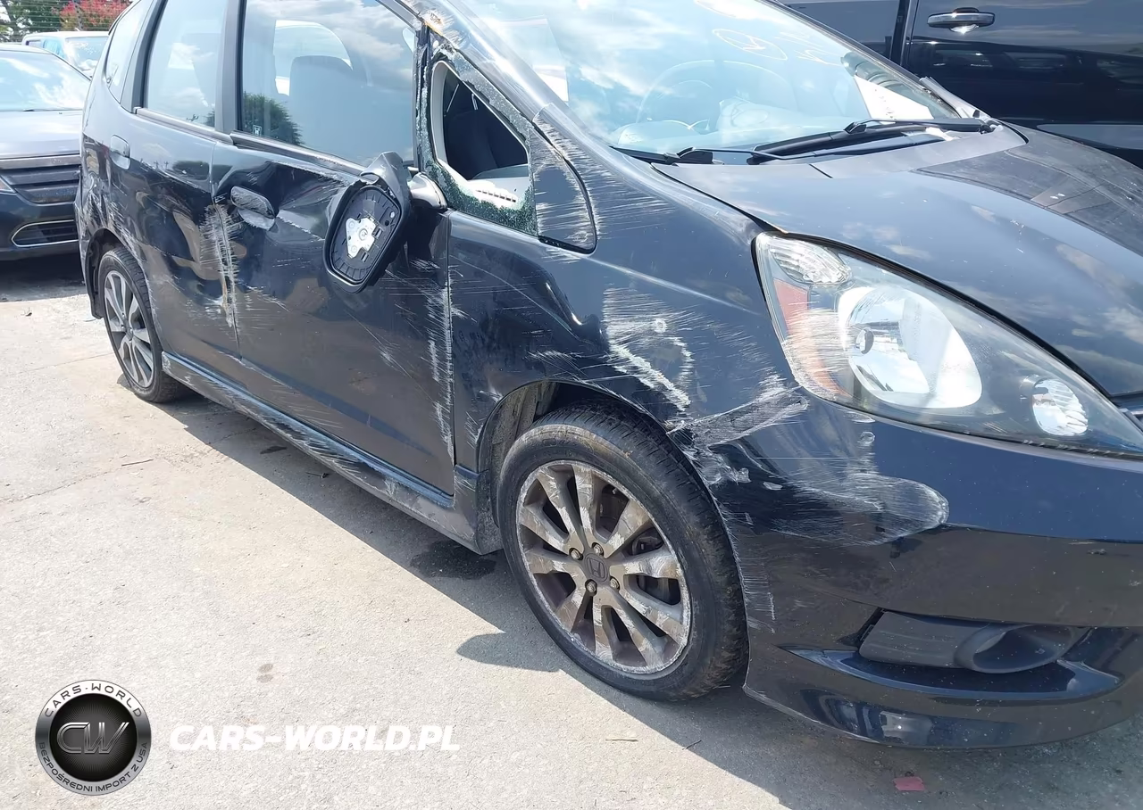 2013 Honda Fit Sport VIN:JHMGE8H54DC060591 - 6