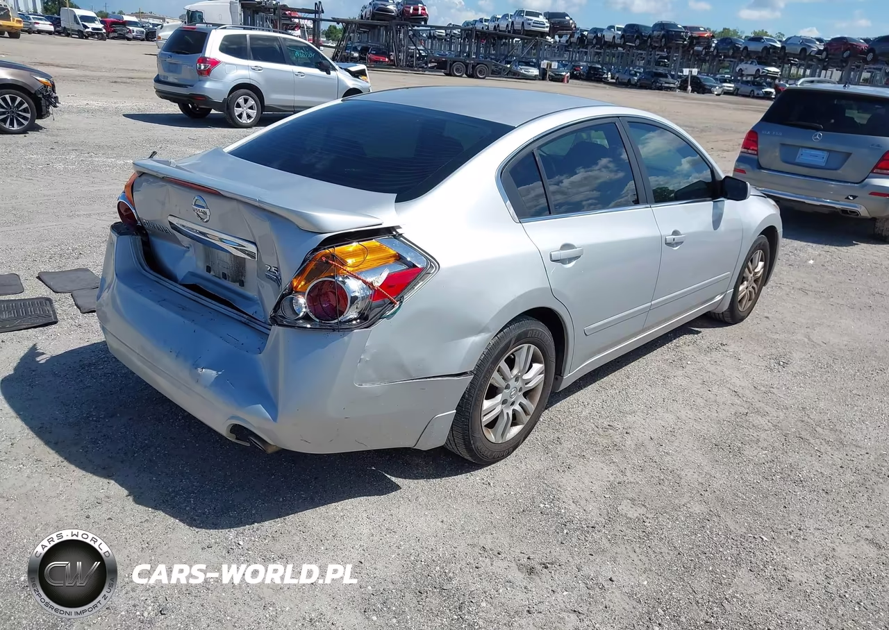 2011 Nissan Altima 2.5 S VIN:1N4AL2APXBN448325 - 4