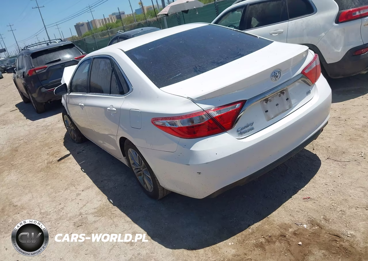 2015 Toyota Camry Se VIN:4T1BF1FK6FU056723 - 3