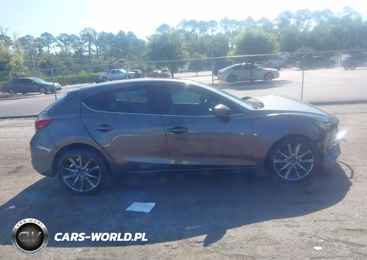 2018 Mazda Mazda3 Grand Touring VIN:3MZBN1M39JM204859 - 13