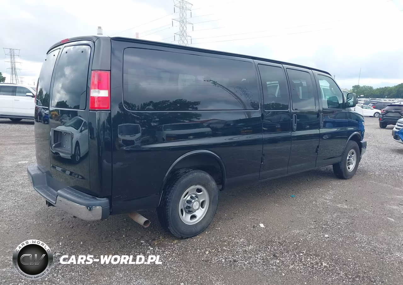 2018 Chevrolet Express 3500 Lt VIN:1GAZGPFG7J1283632 - 4