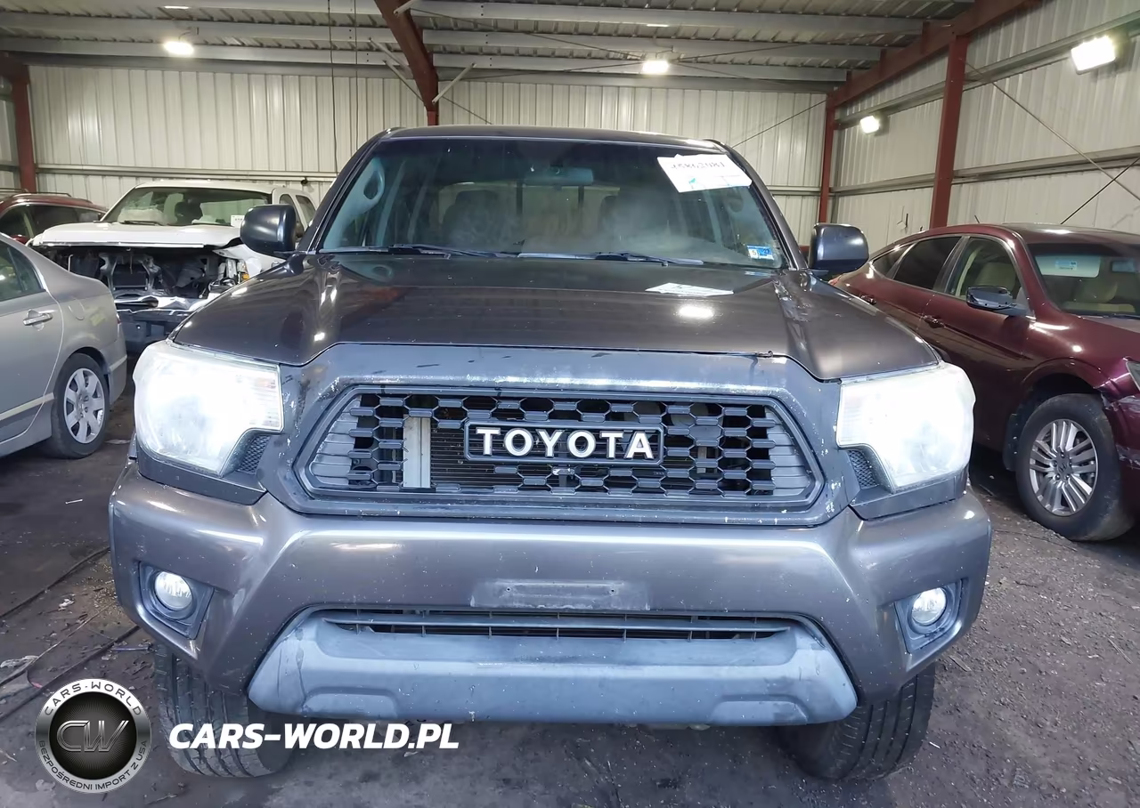 2015 Toyota Tacoma Base V6 VIN:5TFLU4EN4FX113835 - 13